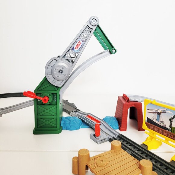 Thomas & Friends Trackmaster Bridge Lift Thomas & Skiff with Percy and Nia - Picture 6 of 8